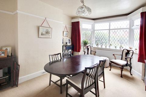 4 Heathway, Croydon, CR0 8PY