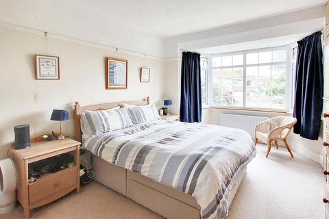 4 Heathway, Croydon, CR0 8PY