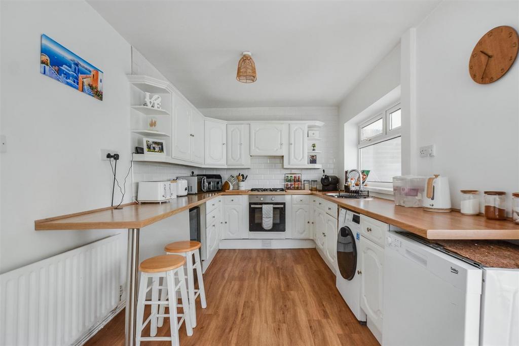 Kitchen 1.jpeg