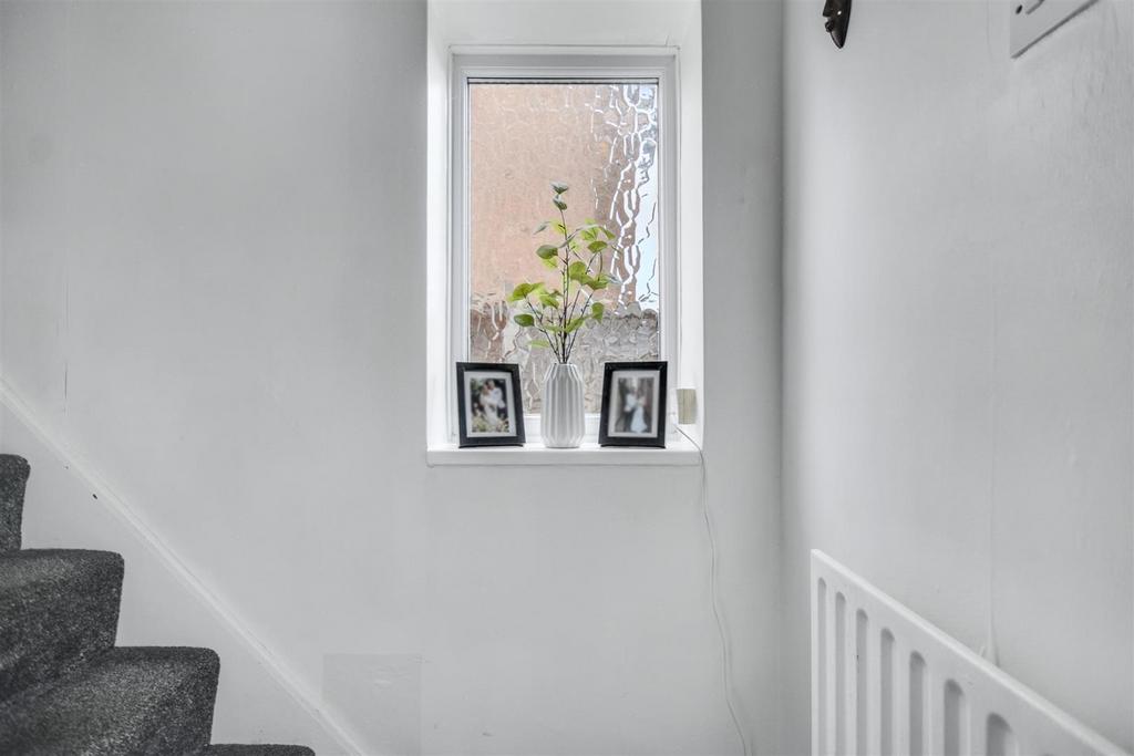 Entrance Hall 2.jpeg