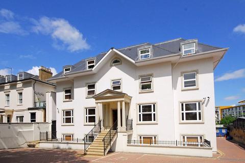 2 bedroom apartment to rent, High Street, Crouch End, London, N8