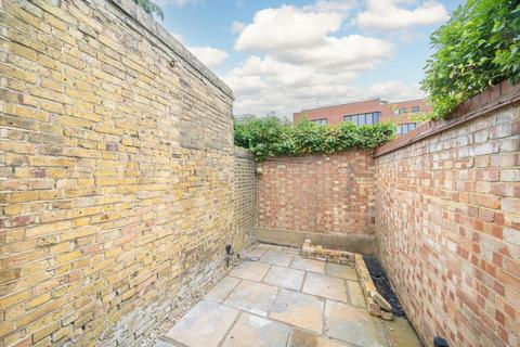 24 Grosvenor Road, Twickenham, TW1 4AE