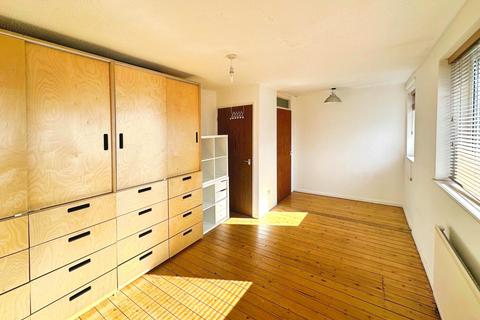 2 bedroom terraced house to rent, Cairn Drive, Greater Manchester M6