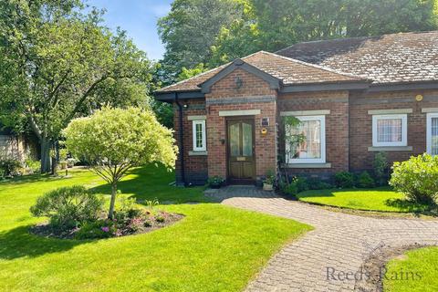 1 bedroom bungalow for sale, Broad Road, Greater Manchester M33
