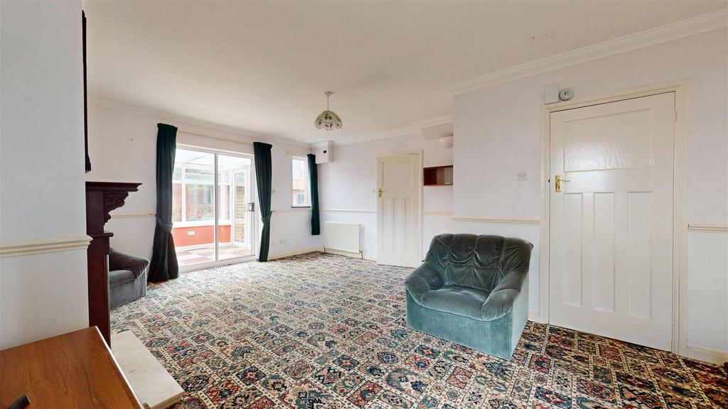 Lounge/Dining Area