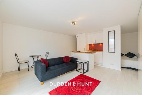 Studio for sale, Palmerston Road, Buckhurst Hill, IG9