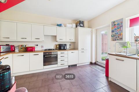3 bedroom terraced house to rent, 44, Bramshaw Street, Hull, HU3 5QG