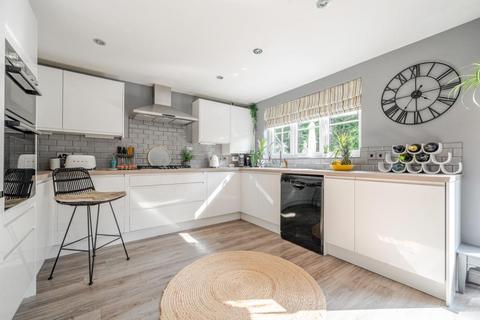 4 bedroom end of terrace house for sale, Grangers Place,  Witney,  OX28