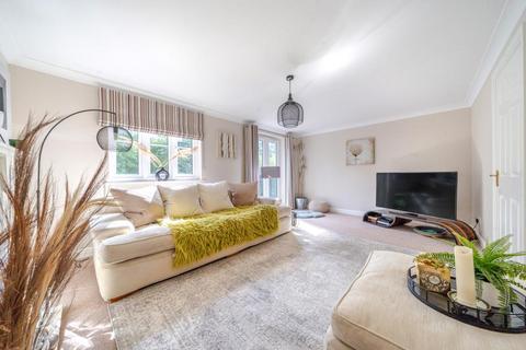 4 bedroom end of terrace house for sale, Grangers Place,  Witney,  OX28