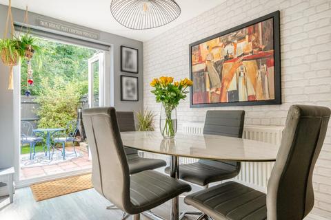 4 bedroom end of terrace house for sale, Grangers Place,  Witney,  OX28