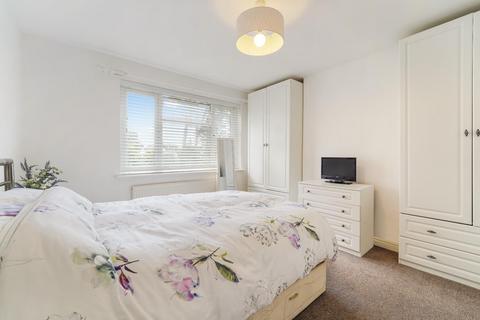 16 Ewell Park Way, Ewell, Epsom, KT17 2NP