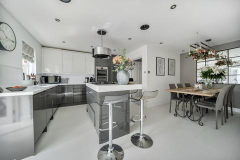 22 Blakeney Road, Beckenham, BR3 1HD