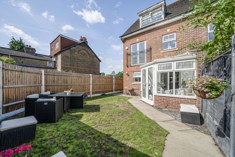 22 Blakeney Road, Beckenham, BR3 1HD