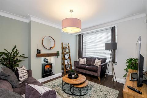 3 bedroom semi-detached house for sale, Balgonie Road, North Chingford