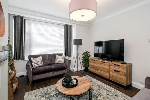 3 bedroom semi-detached house for sale, Balgonie Road, North Chingford