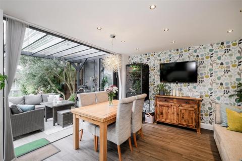3 bedroom semi-detached house for sale, Balgonie Road, North Chingford