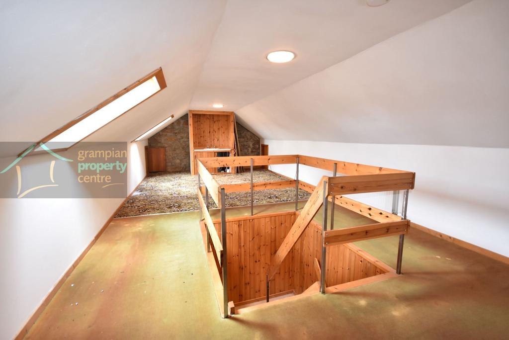 Attic room 2 .JPG