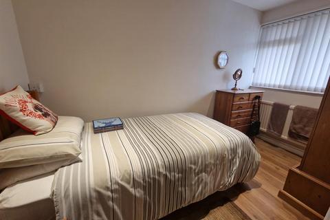 8 Cherry Close, Tiverton, EX16 6EU