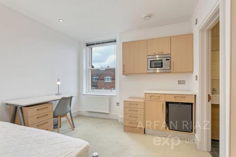 Studio to rent, Finchley Road, London NW3