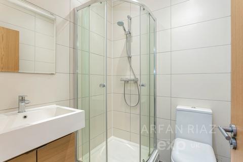 Studio to rent, Finchley Road, London NW3