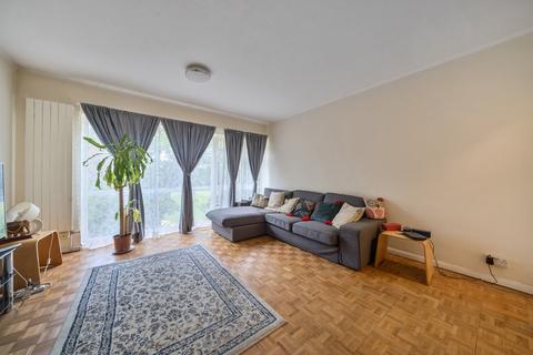 5 Pinewood Grove, London, W5 2AG