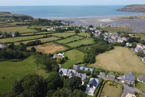 undefined, Llys y Coed, Feidr Ganol, Newport