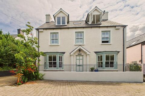 undefined, Llys y Coed, Feidr Ganol, Newport