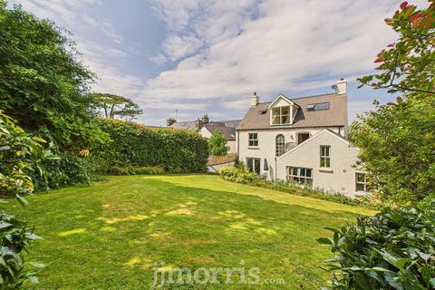 undefined, Llys y Coed, Feidr Ganol, Newport