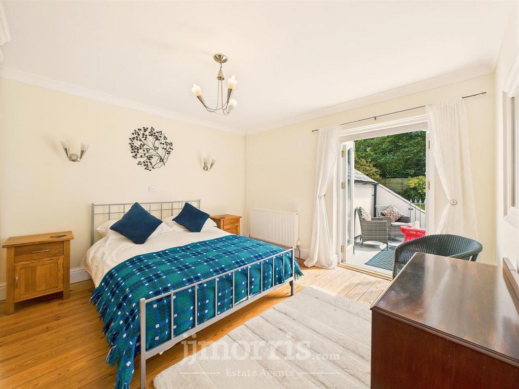 Bedroom 2 (rear)