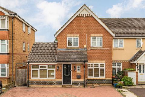 24 Garrison Close, Hounslow, TW4 5EZ