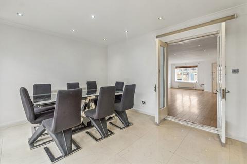 24 Garrison Close, Hounslow, TW4 5EZ