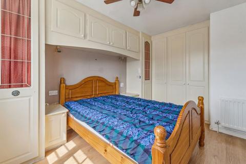 24 Garrison Close, Hounslow, TW4 5EZ