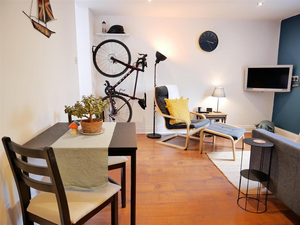 Living &amp; Dining Room