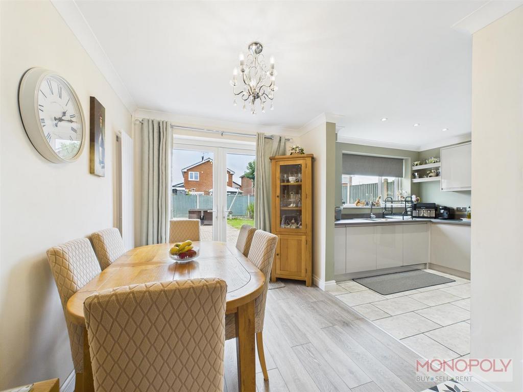 Kitchen/dining