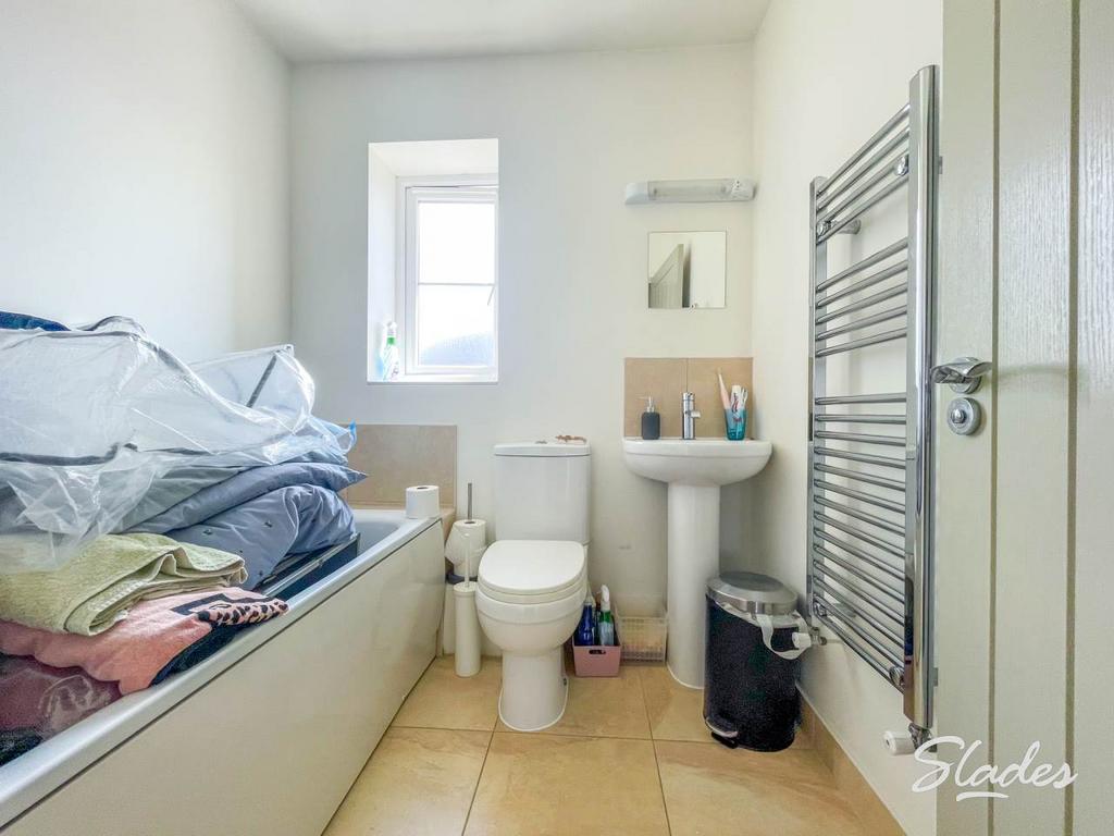 43 Grange bathroom