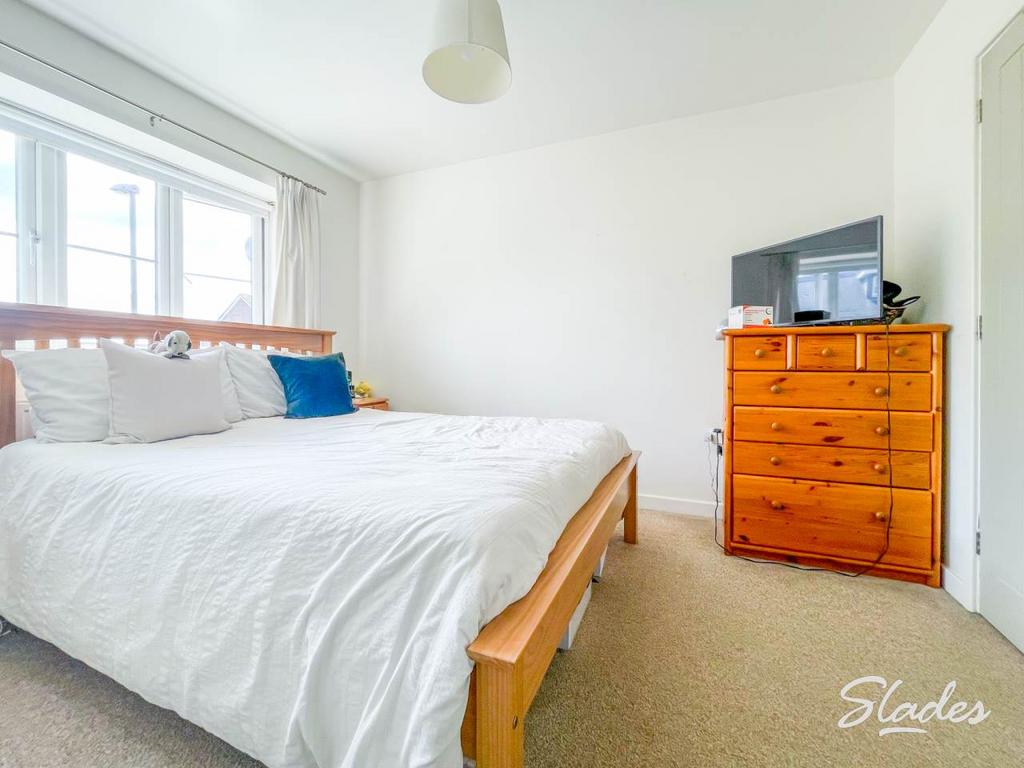 43 Grange Master bed