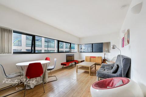 2 bedroom flat for sale, Plaistow Road, London, E13