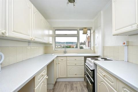 2 bedroom flat for sale, Moat Croft Road, Eastbourne