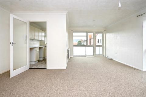 2 bedroom flat for sale, Moat Croft Road, Eastbourne