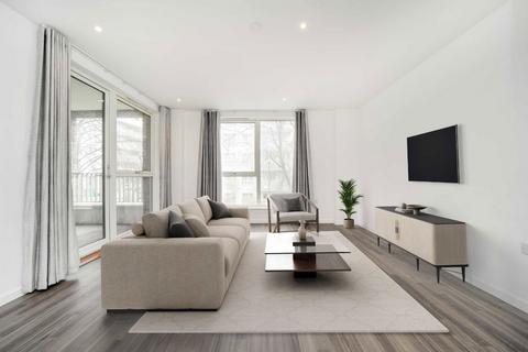 Avenue Road, London W3