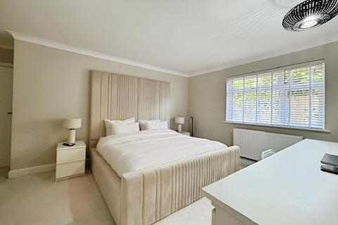 Flat 3, Earlswood, 21 Clarendon Road, Bournemouth, BH4 8AL