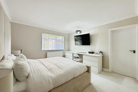 Flat 3, Earlswood, 21 Clarendon Road, Bournemouth, BH4 8AL