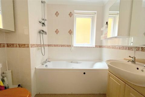 1 bedroom apartment for sale, Lymington Road, Highcliffe, Christchurch, Dorset, BH23