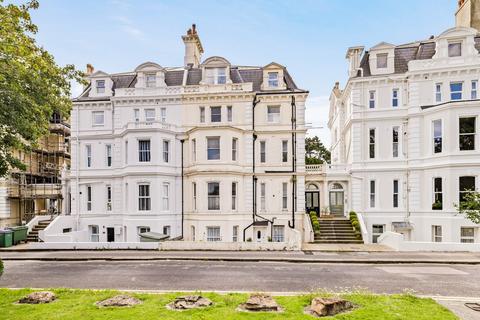 Flat C, 27 Augusta Gardens, Folkestone, CT20 2RT