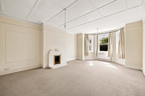 Flat C, 27 Augusta Gardens, Folkestone, CT20 2RT