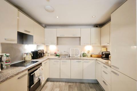 2 bedroom flat for sale, William Ransom, Hitchin