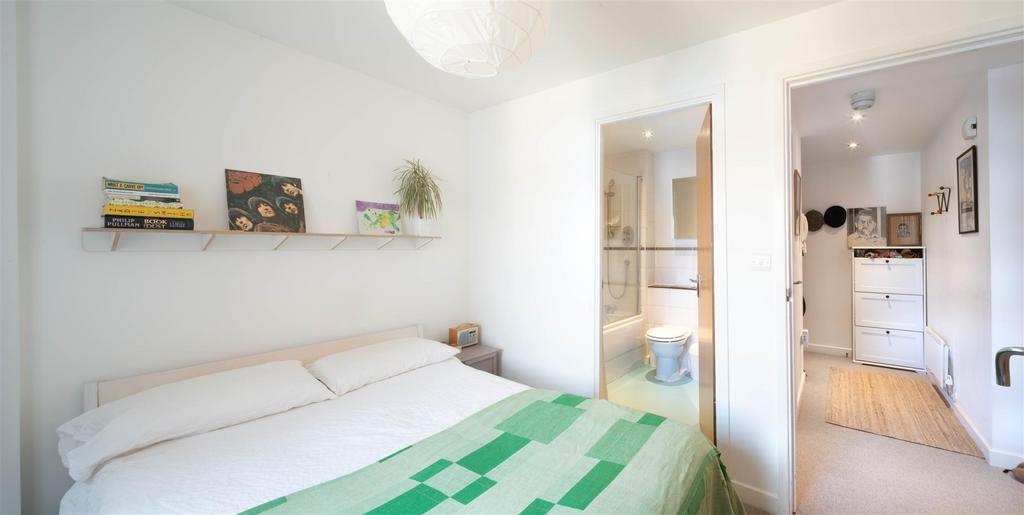 Main bedroom 2.jpg