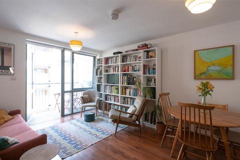 2 bedroom flat for sale, Southwold Road, Hackney