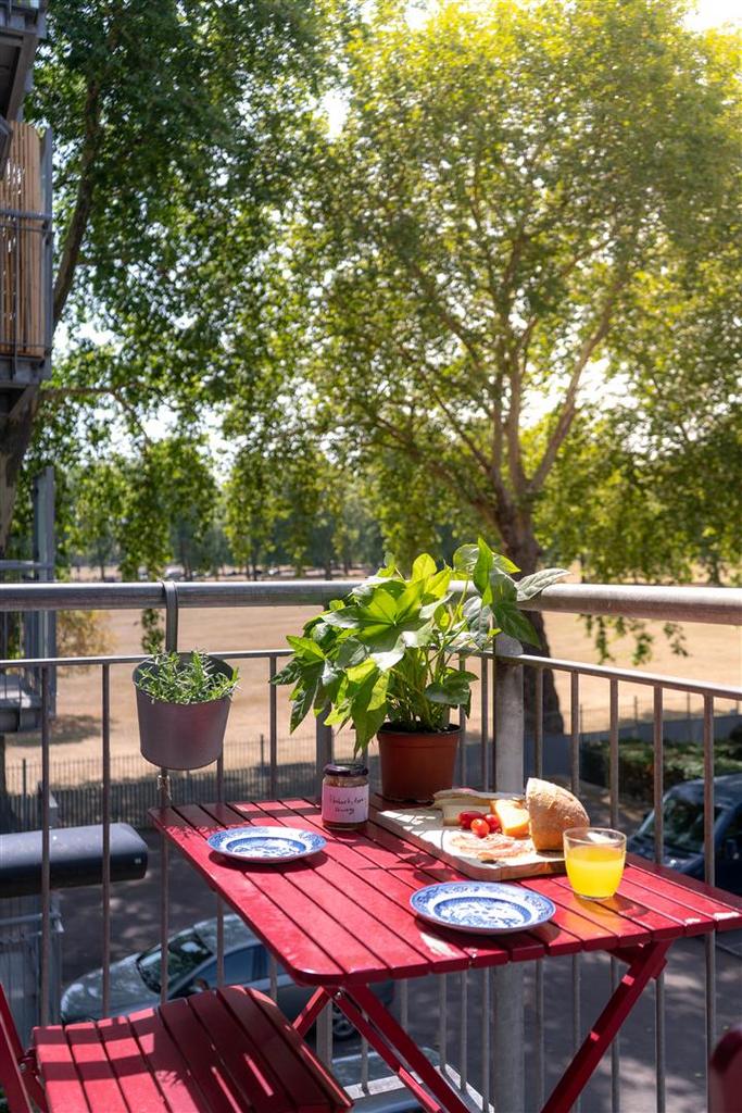 Balcony 2.jpg