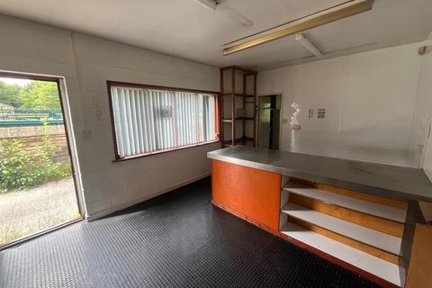 Mixed use to rent, Bridge Street, Huddersfield HD4